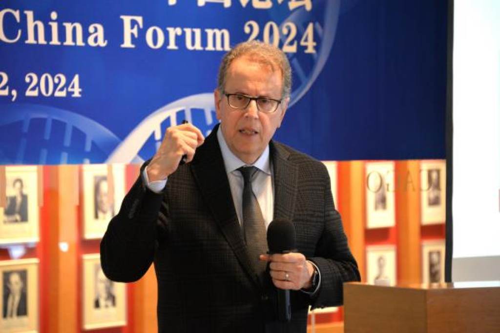 专访：胃癌诊疗要量身定制治疗方案