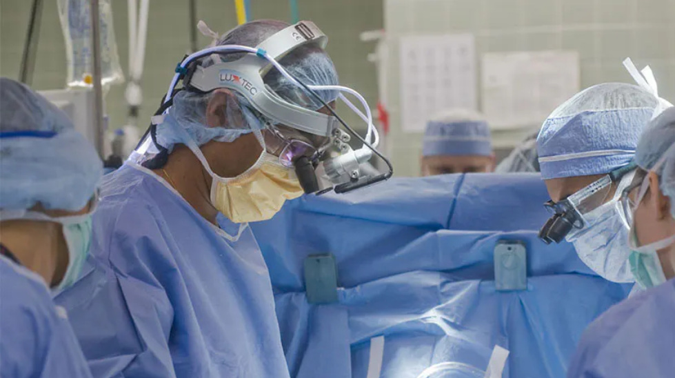 无血心脏手术拯救生命垂危的被拒诊女性